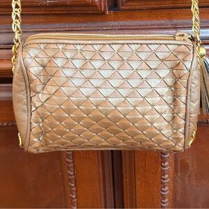 Ganson EUC bag. Ganson, known for
woven leather bags think Bottega Venetia Vibe